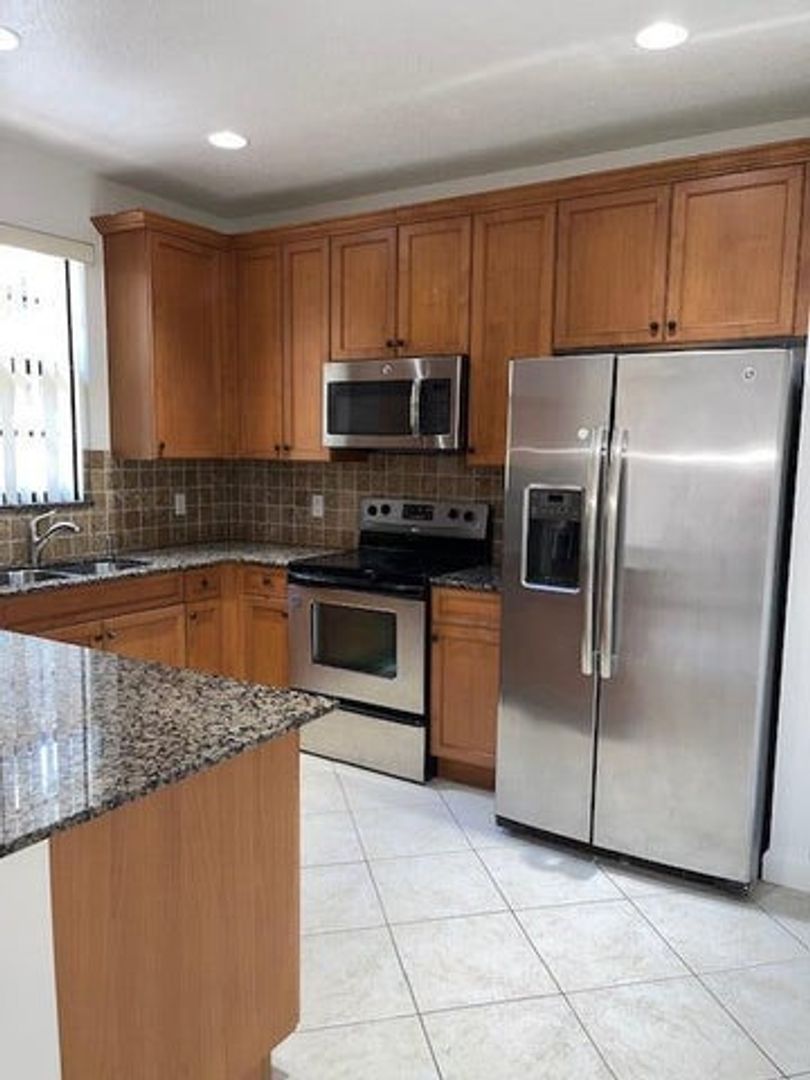 Delray Beach House: 114 E Astor Circle E