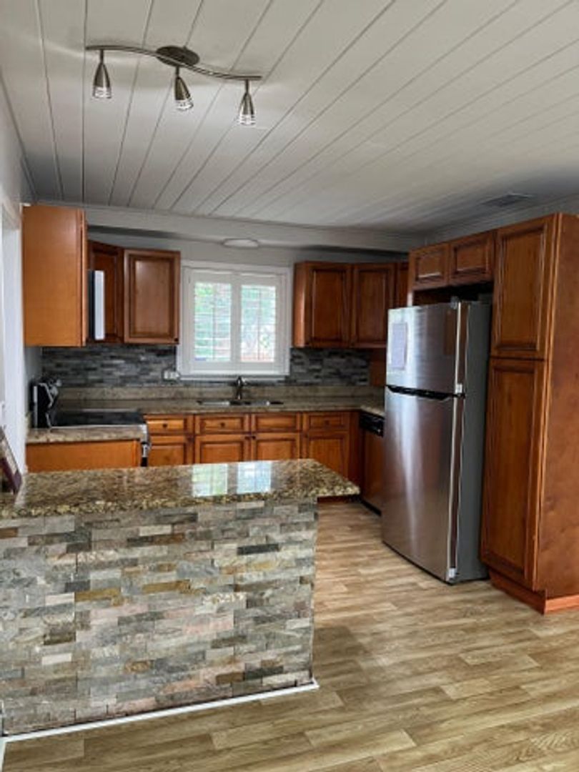 Lantana House: 511 W PALM Street
