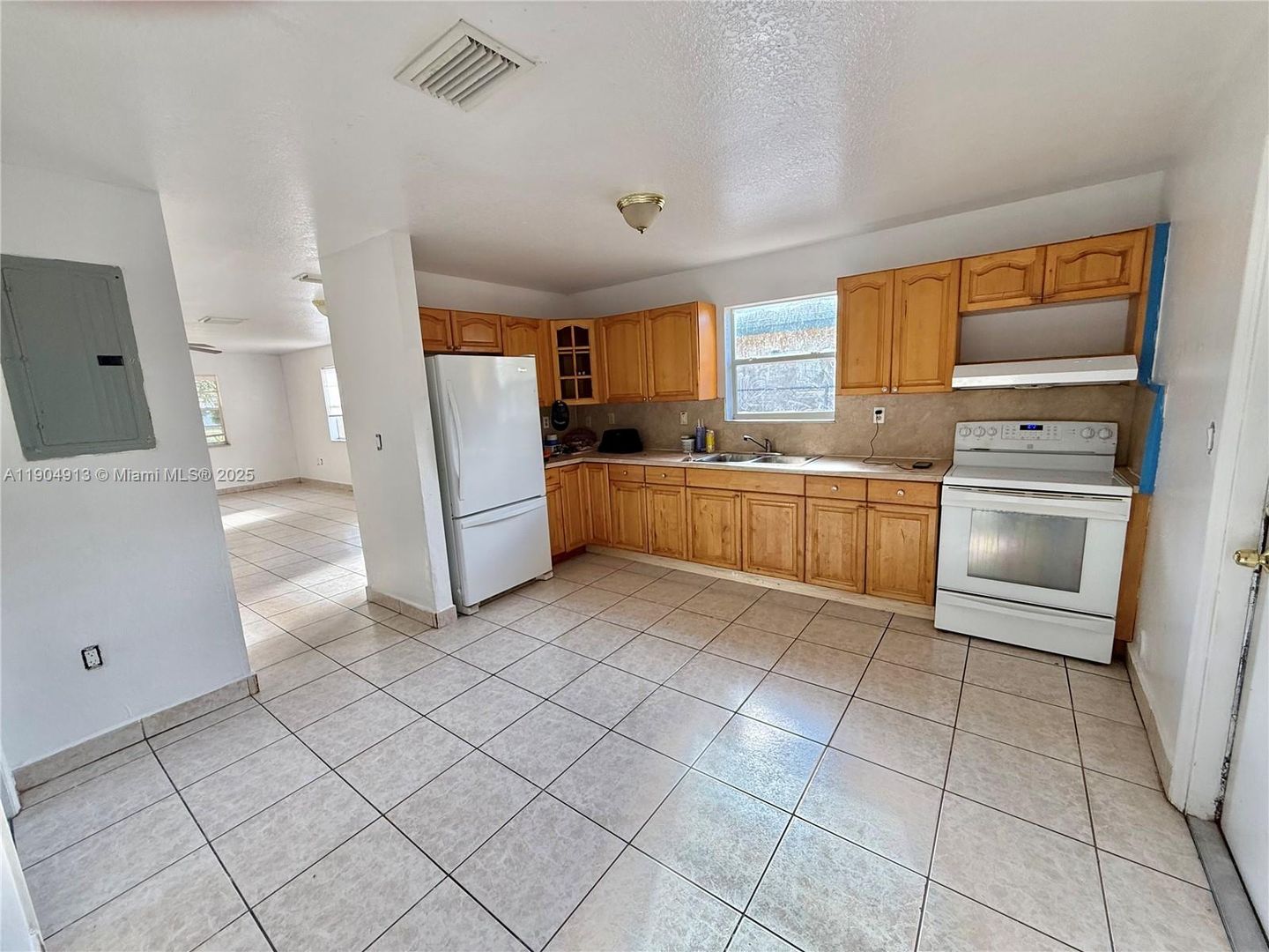 Miami House: 1325 NW 75th Terrace