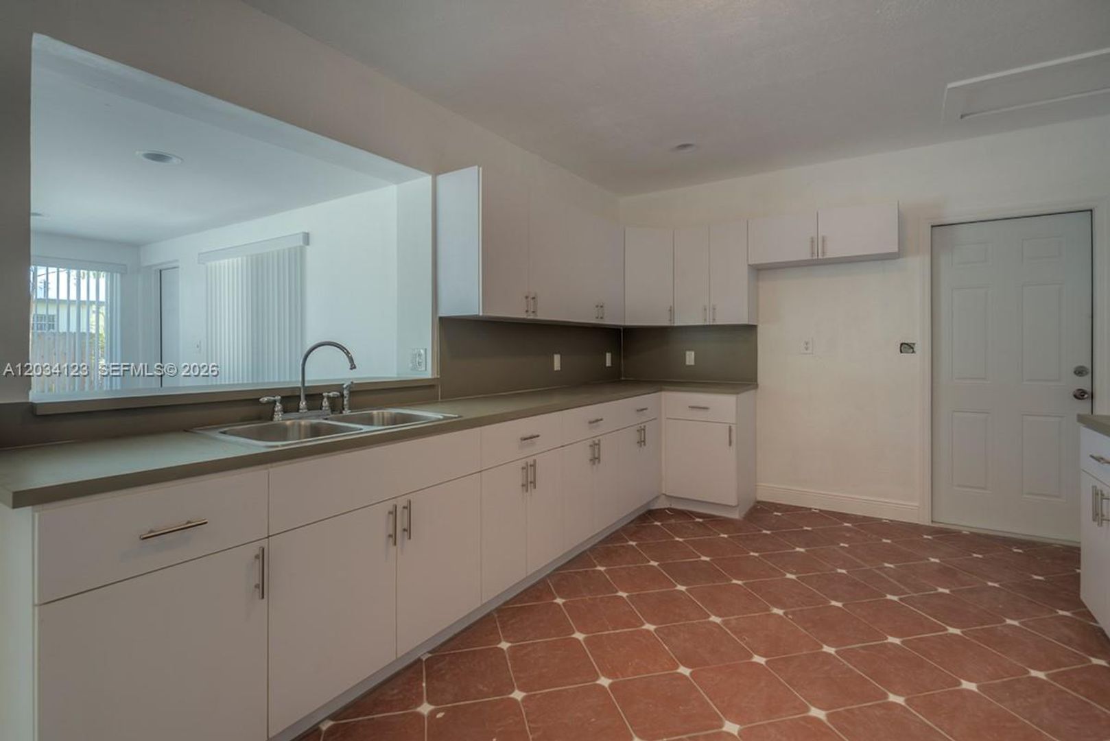 Miami Gardens House: 160 NW 199th Street 1