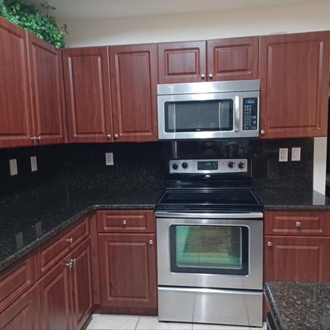 Pembroke Pines House: 1064 SW 144th Avenue 807