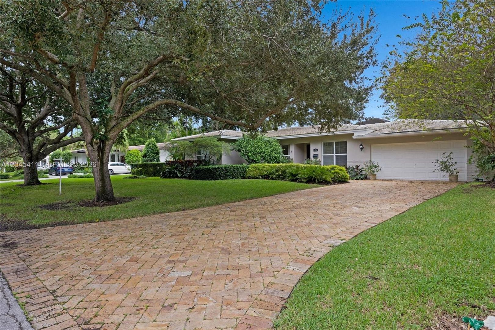 Coral Gables House: 1246 Algardi Avenue
