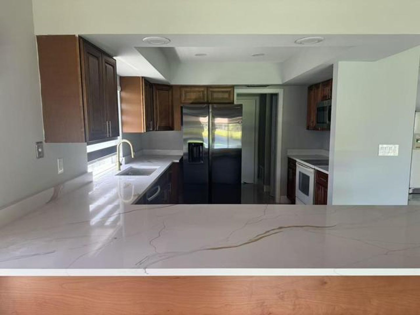 Plantation House: 1600 SW 72nd Avenue