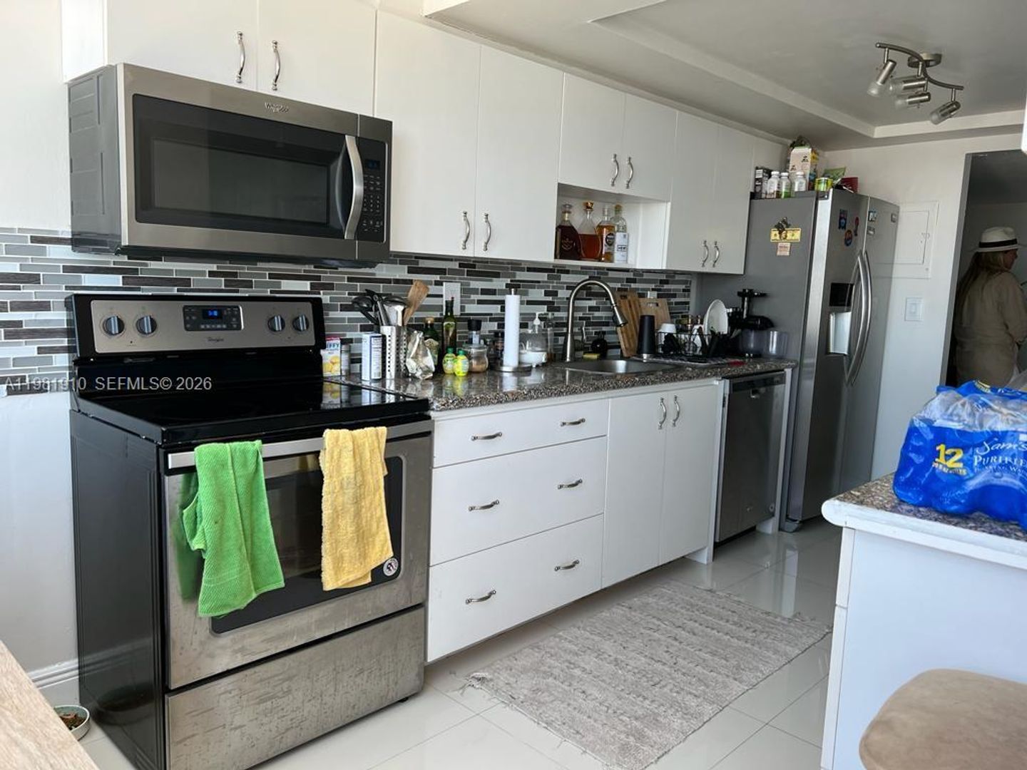 Aventura House: 18061 Biscayne Boulevard 1404