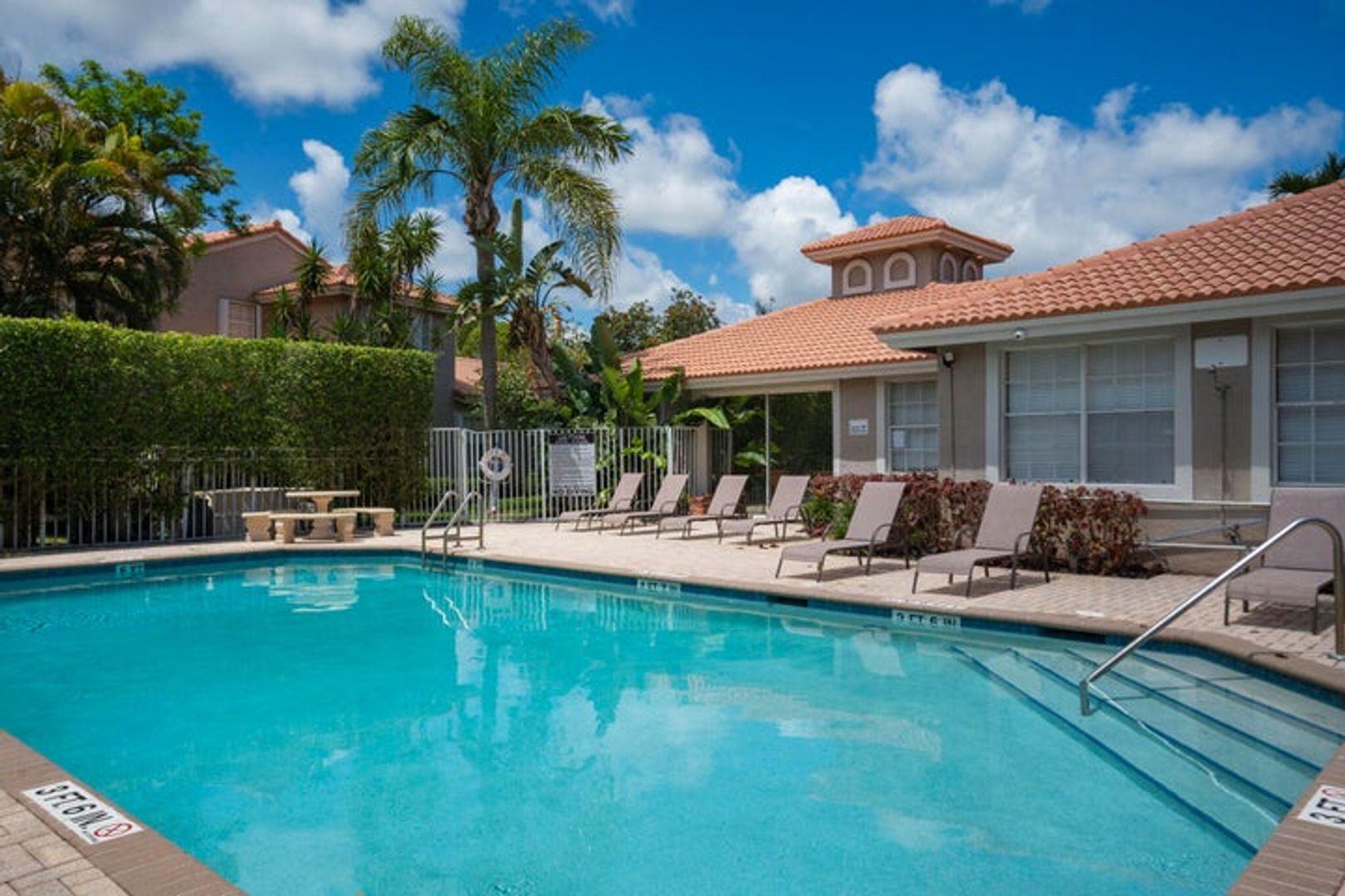 Boca Raton House: 20970 Via Oleander D