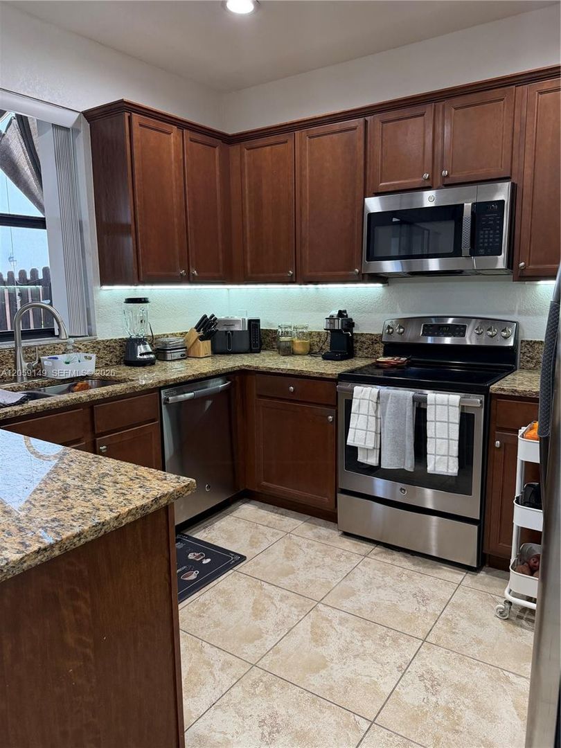 Doral House: 11302 NW 88th Terrace 11302