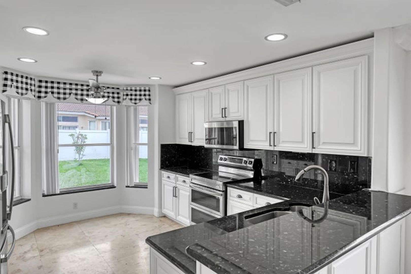 Lake Worth House: 5877 Las Colinas Circle