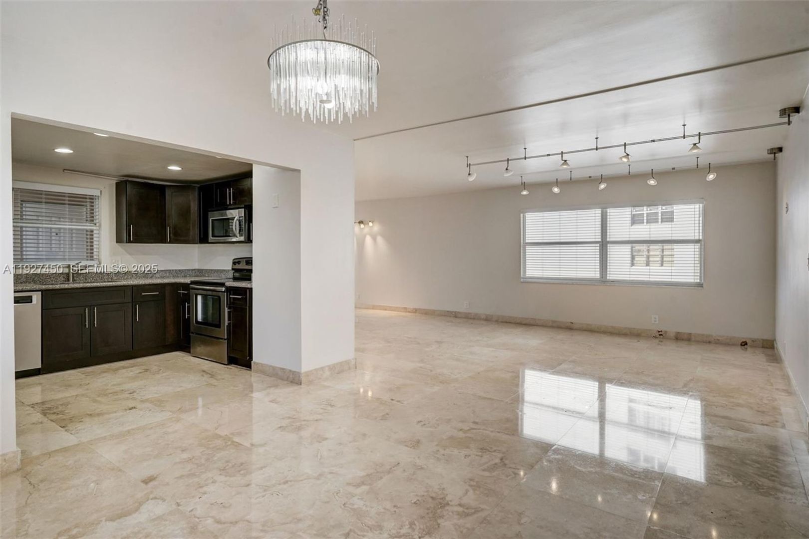 Hallandale Beach House: 121 Golden Isles Drive 607