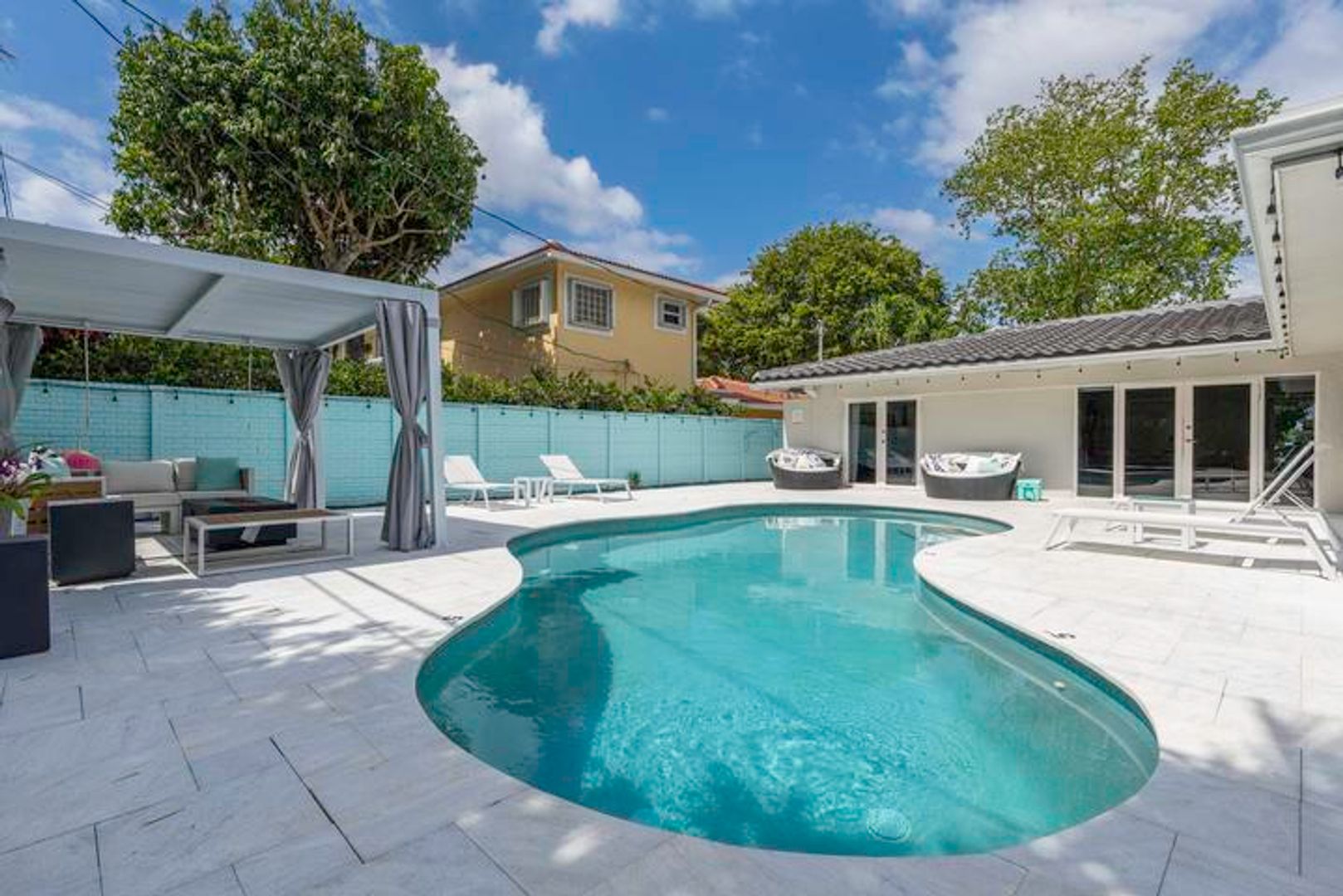 Fort Lauderdale House: 2112 NE 32nd Avenue