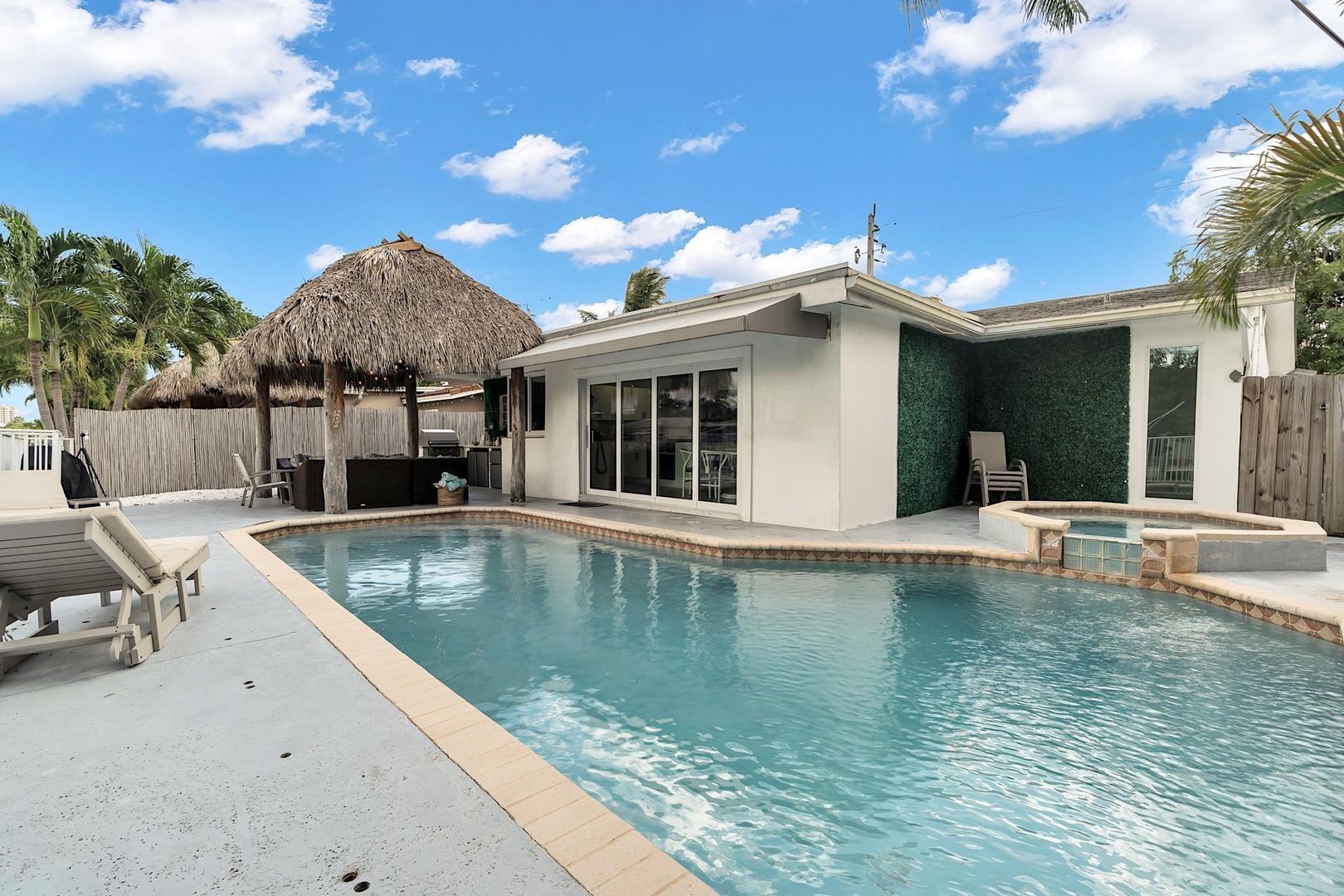 Pompano Beach House: 2233 SE 15th Street