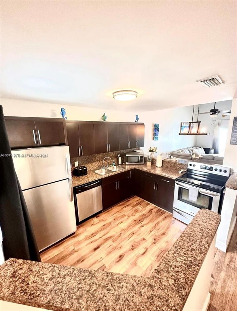 Dania Beach House: 2431 SW 58th Manor 1-2