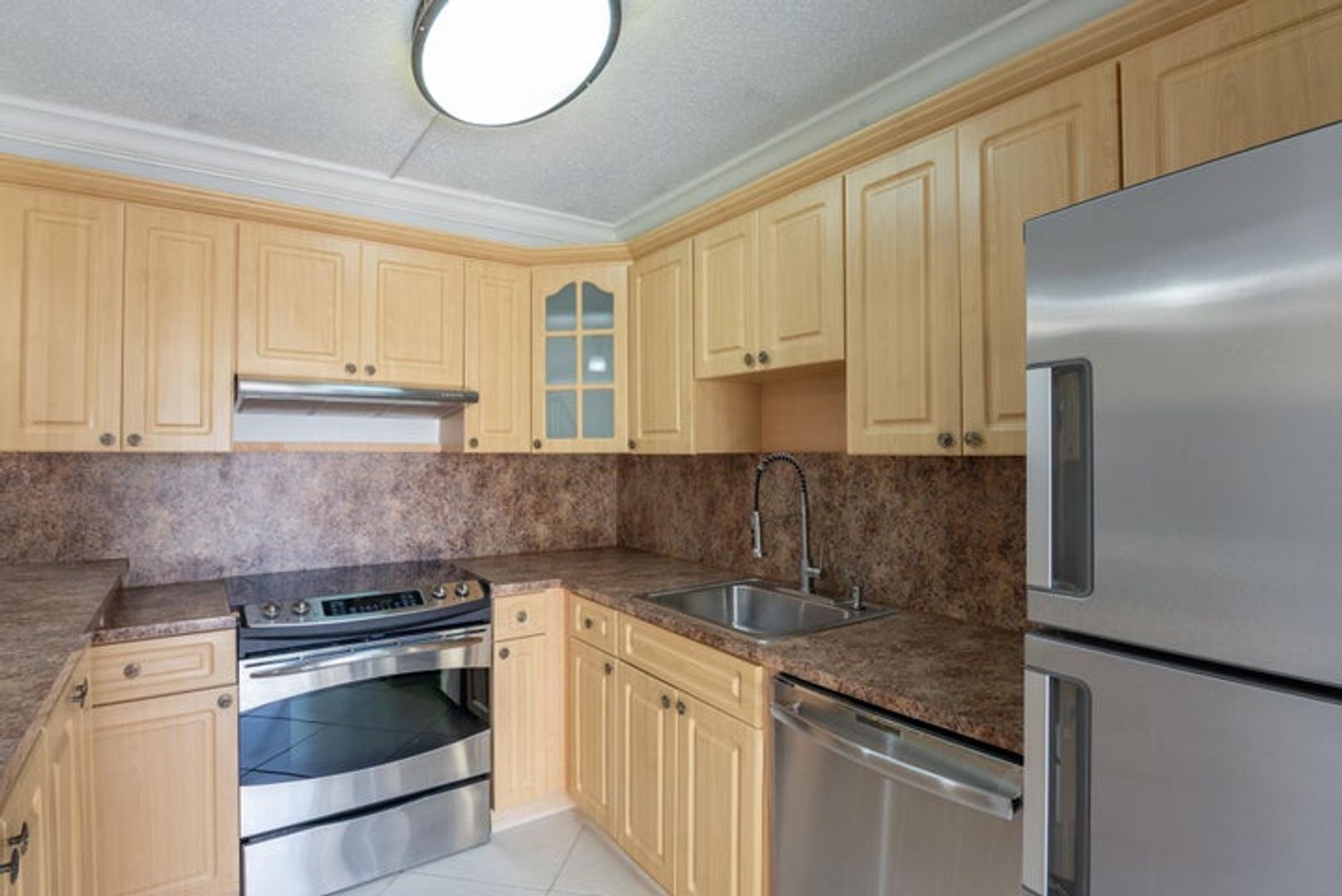 West Palm Beach House: 1700 Embassy Drive 305