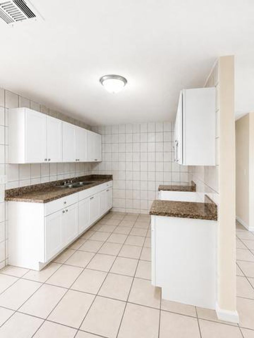 Fort Lauderdale House: 4285 SW 49th Street