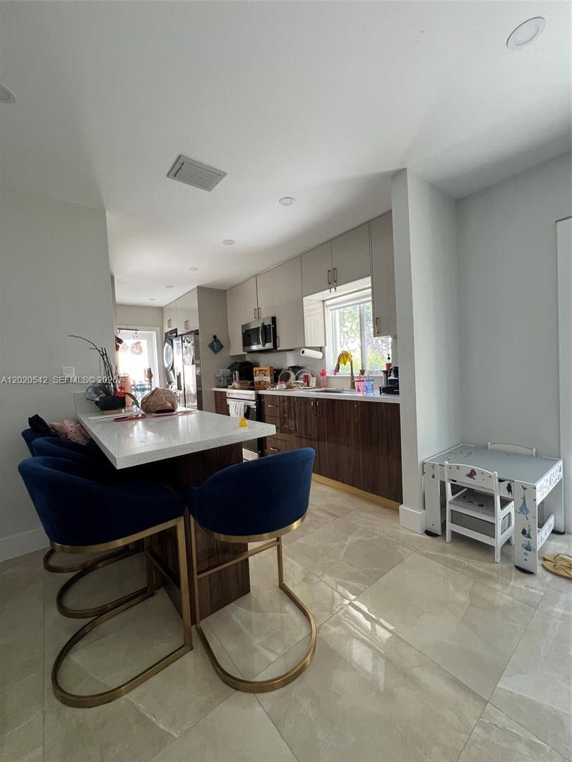 Hialeah House: 335 W 50th Street
