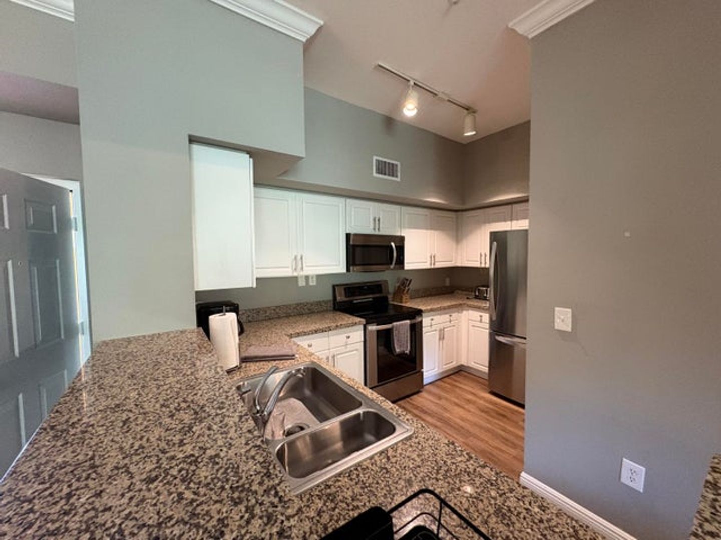 Wellington House: 11780 Saint Andrews Place 302