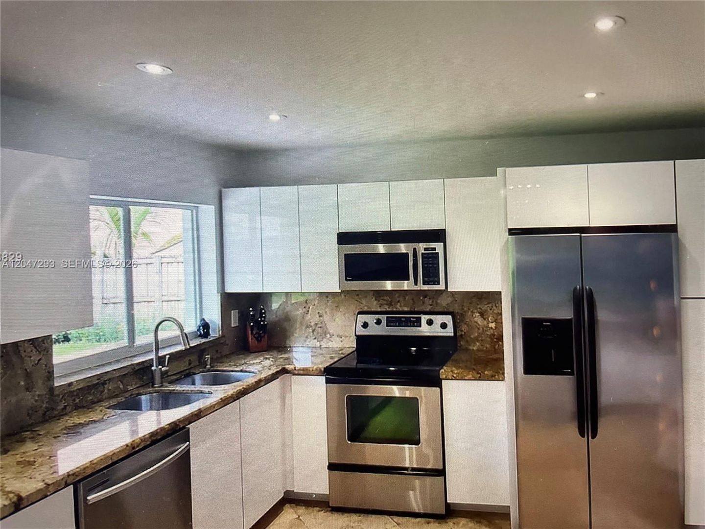 Miami House: 10900 SW 107th Avenue