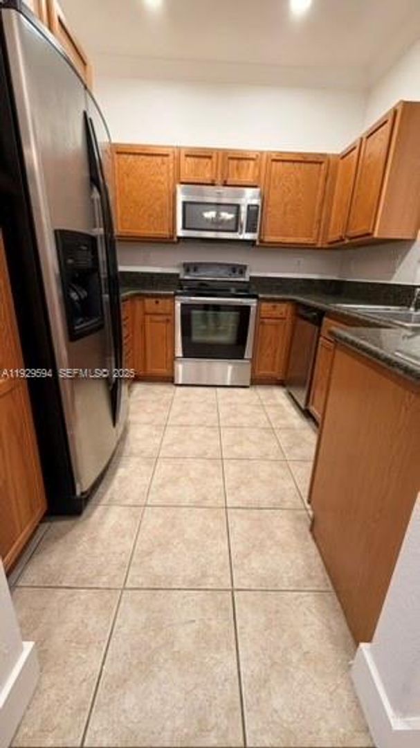 Miami Gardens House: 21419 NW 13th Court 110