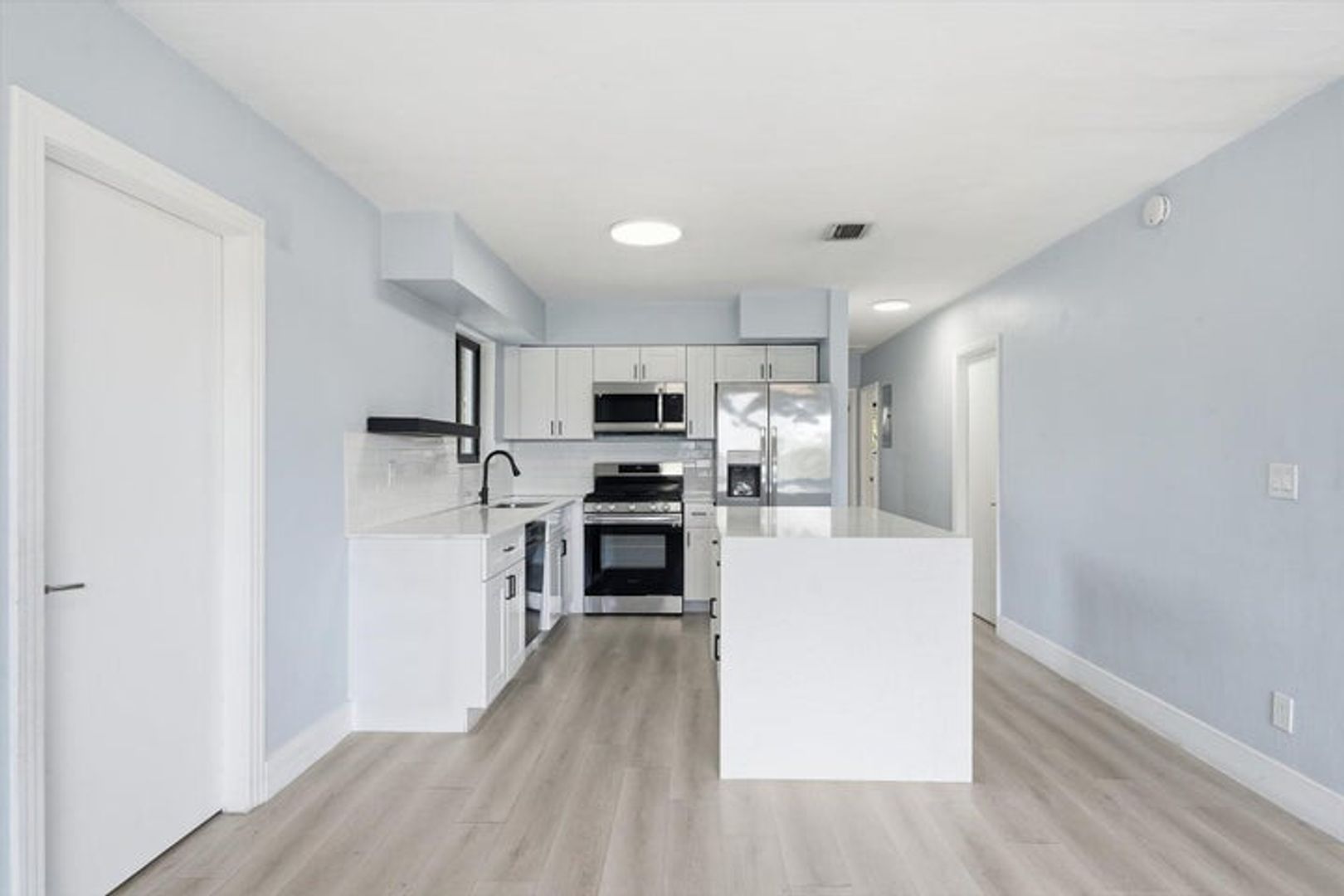 Miami House: 21341 NE 25th Court