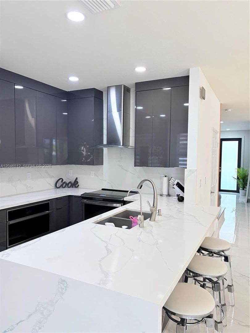 Hialeah House: 3409 W 92nd Place 3409