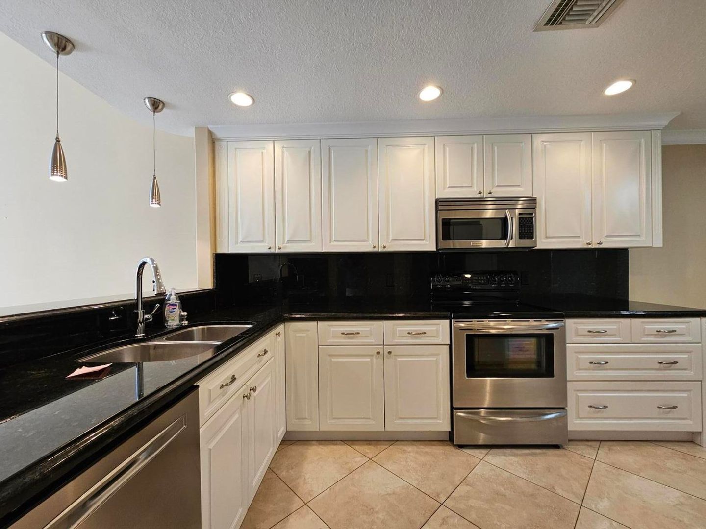 Margate House: 7526 Pinewalk Drive S 174