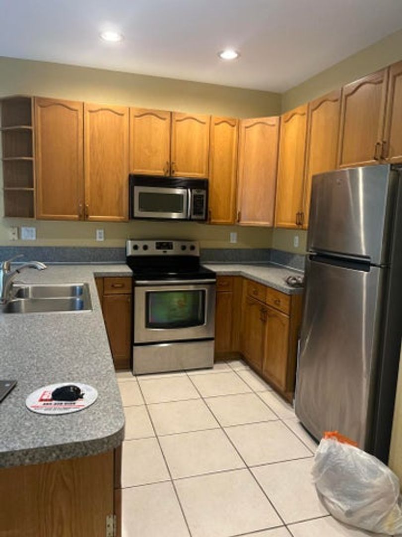 4434 Lake Lucerne Circle, West Palm Beach, FL 33409