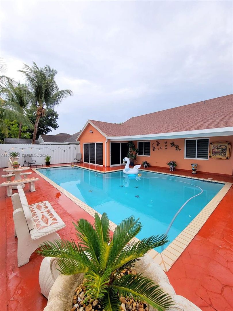 Homestead House: 12989 SW 251st Terrace