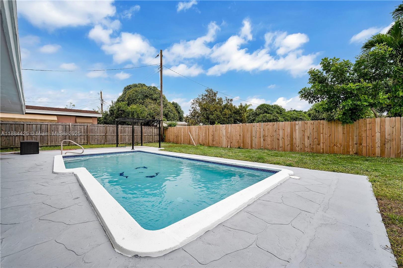 Miramar House: 2441 Tarpon Drive