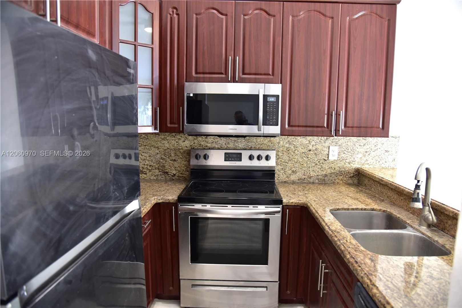 Hialeah House: 18954 NW 67th Place 18954