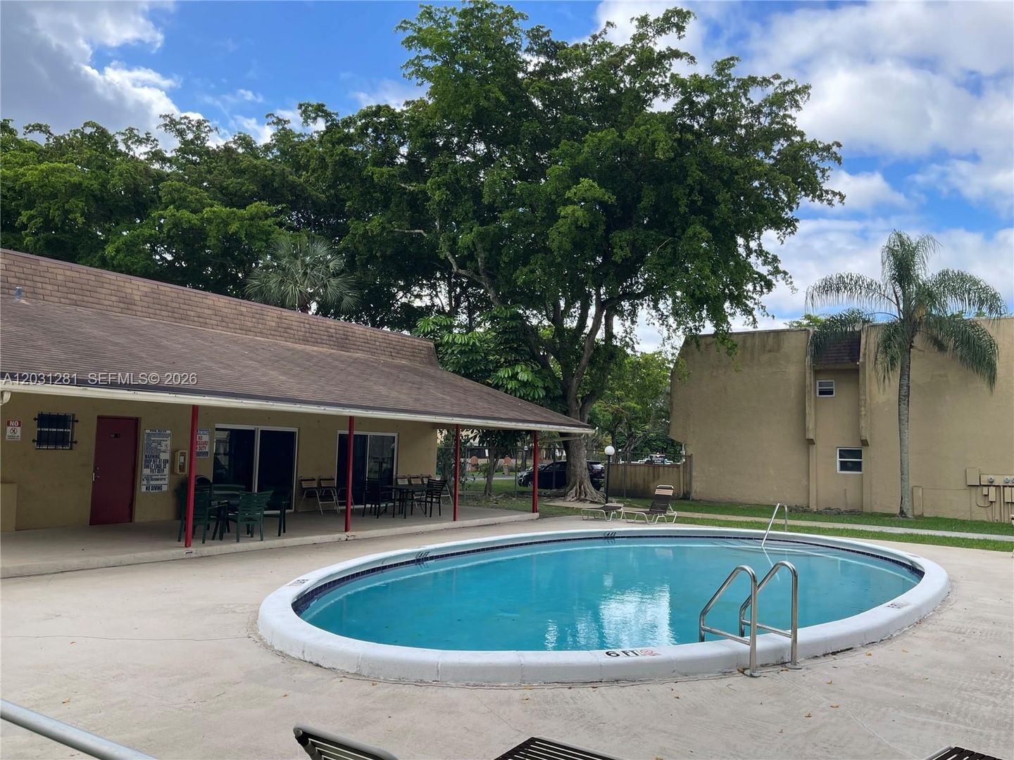 Davie House: 7175 Nova Drive 507