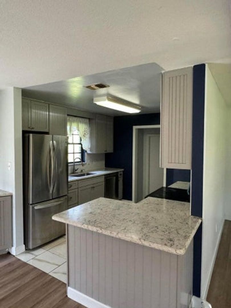 West Palm Beach House: 13529 42nd Road N