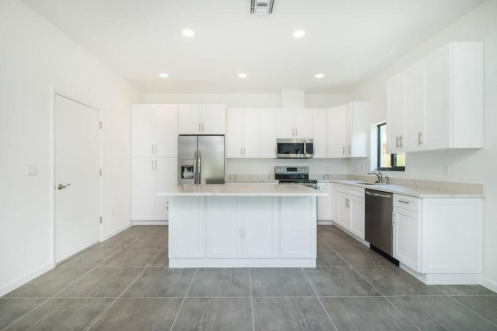 Oakland Park House: 1036 NE 33rd Street 1036