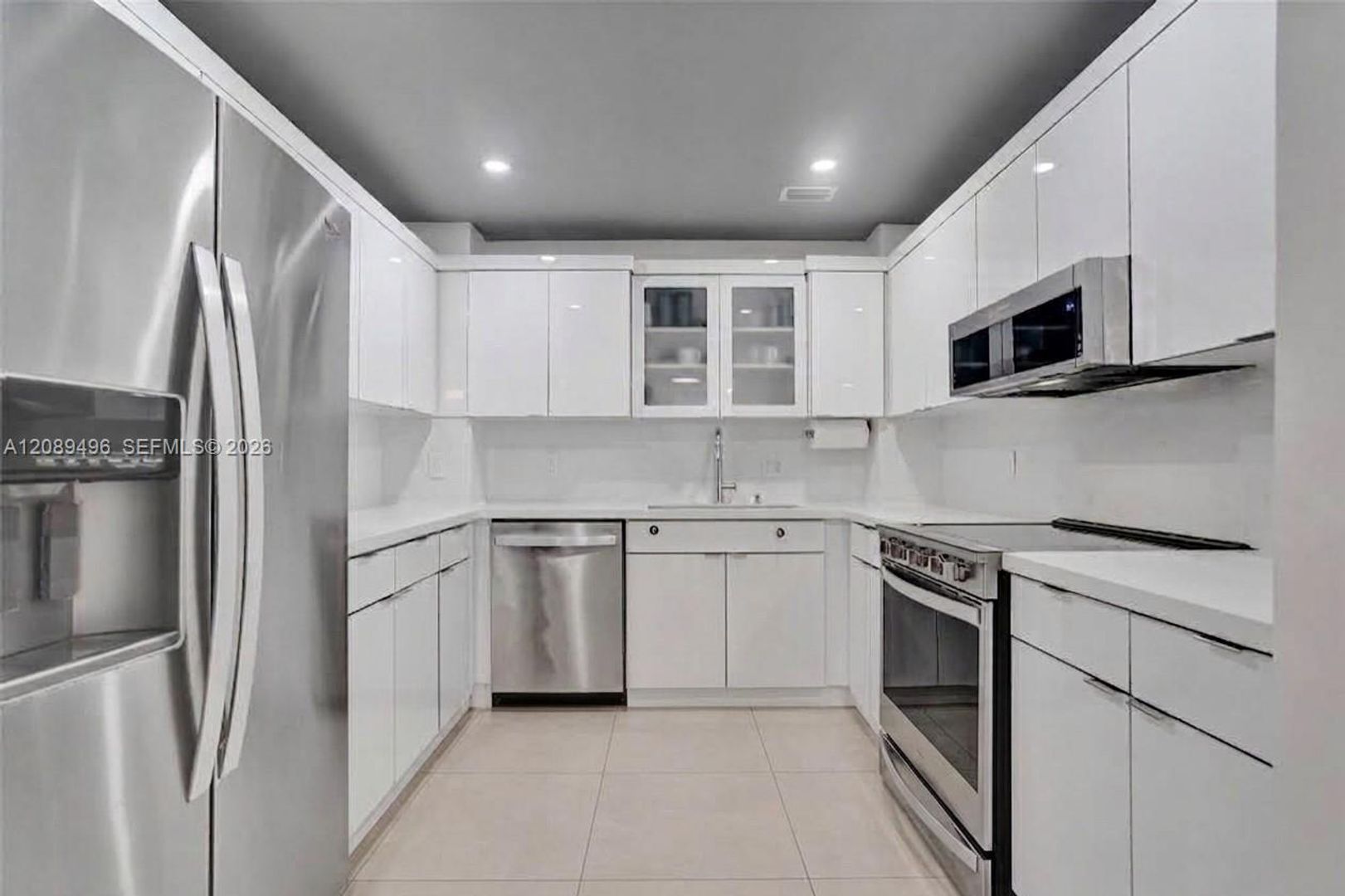 Hallandale Beach House: 1950 S Ocean Drive LE