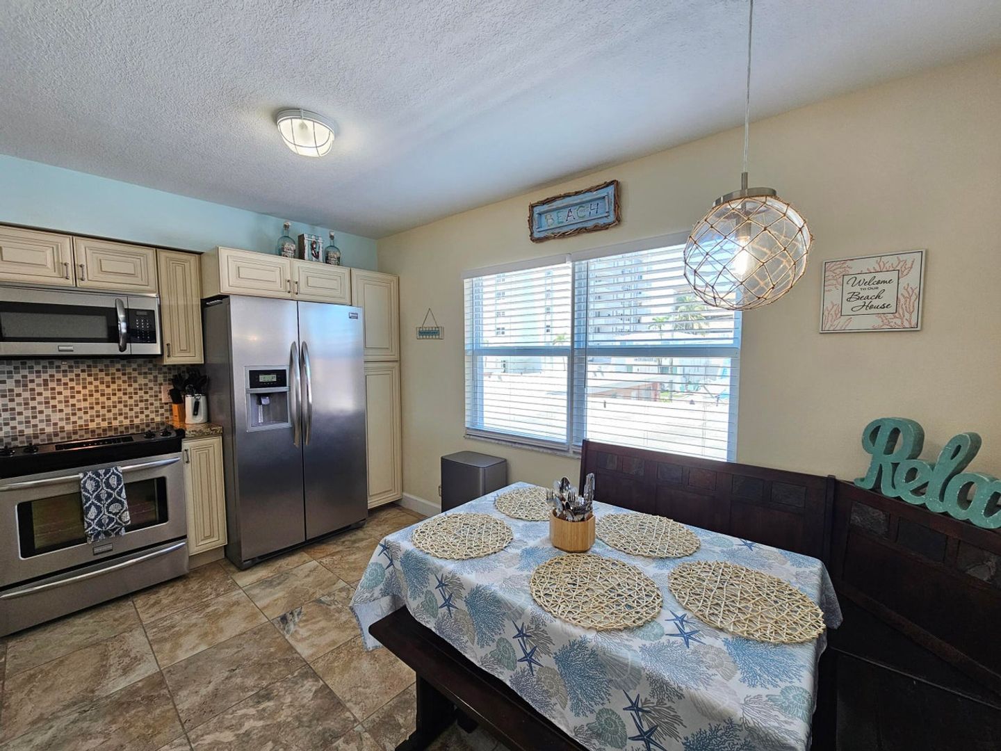 Hollywood House: 339 Virginia Street