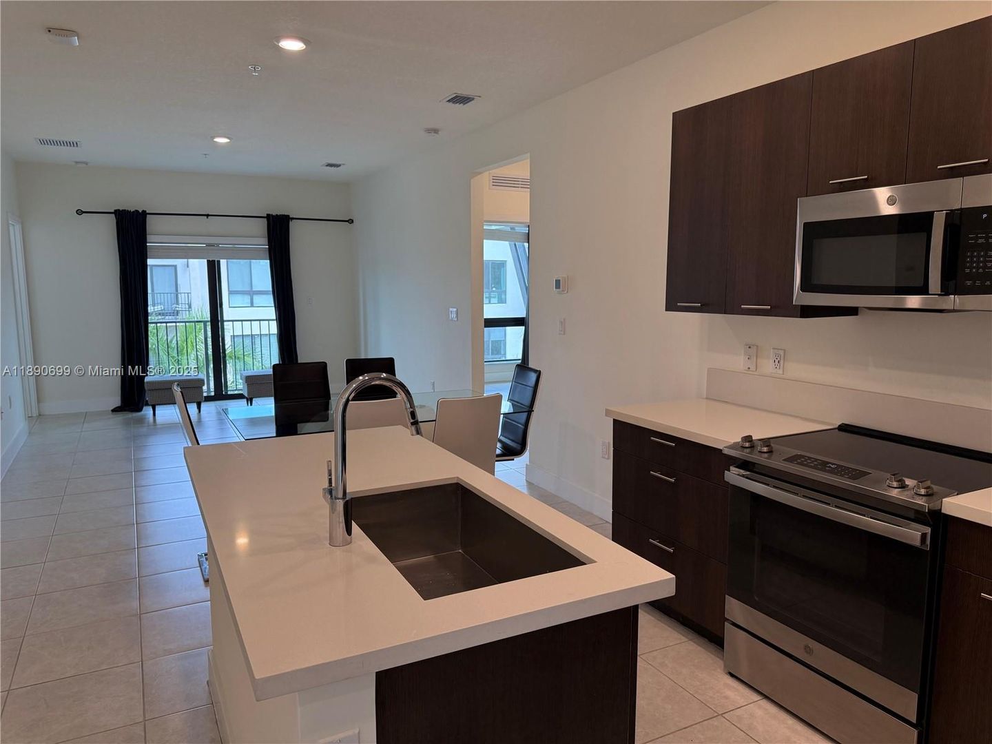 Doral House: 8301 NW 41st Street B-409