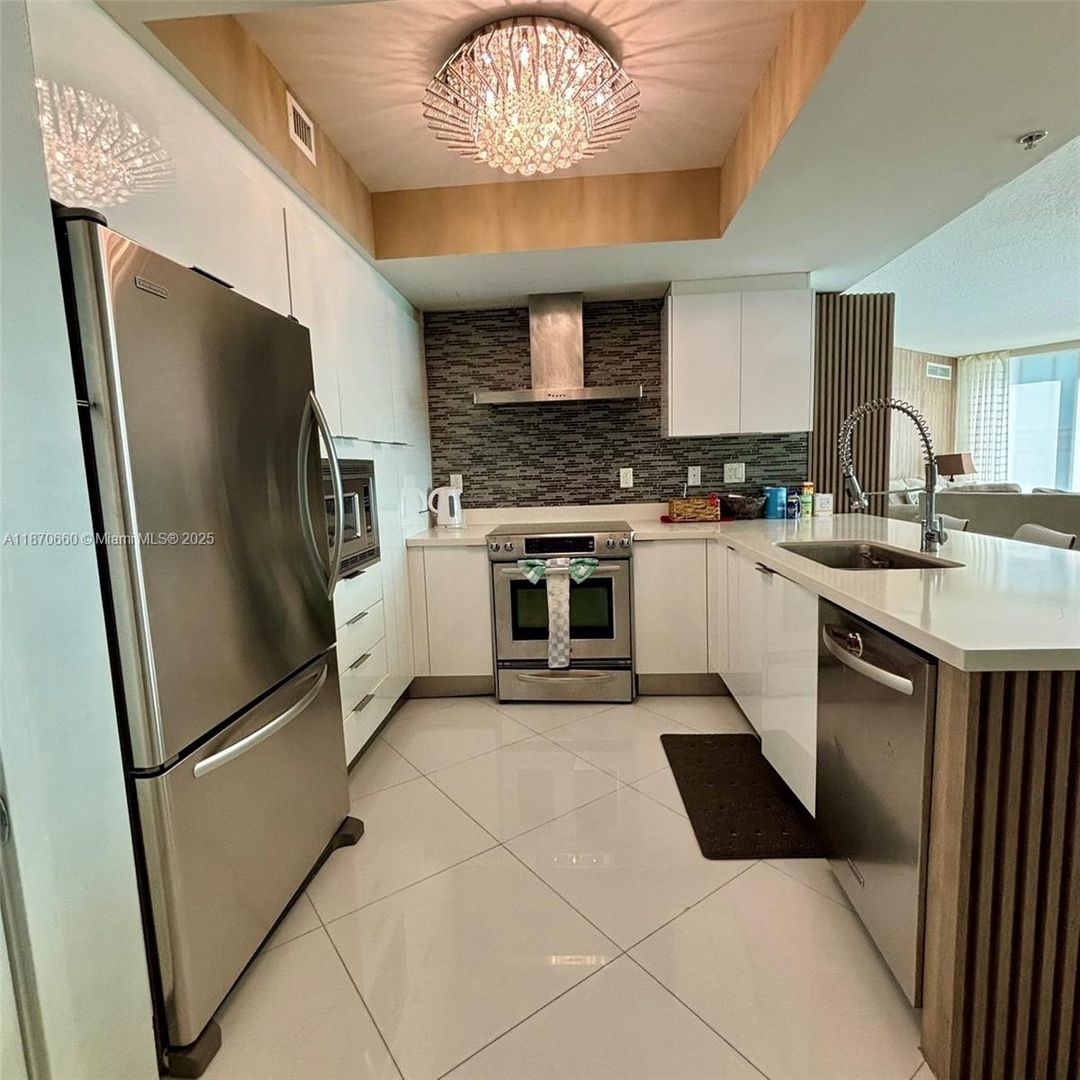 Sunny Isles Beach House: 150 Sunny Isles Boulevard 1-1101