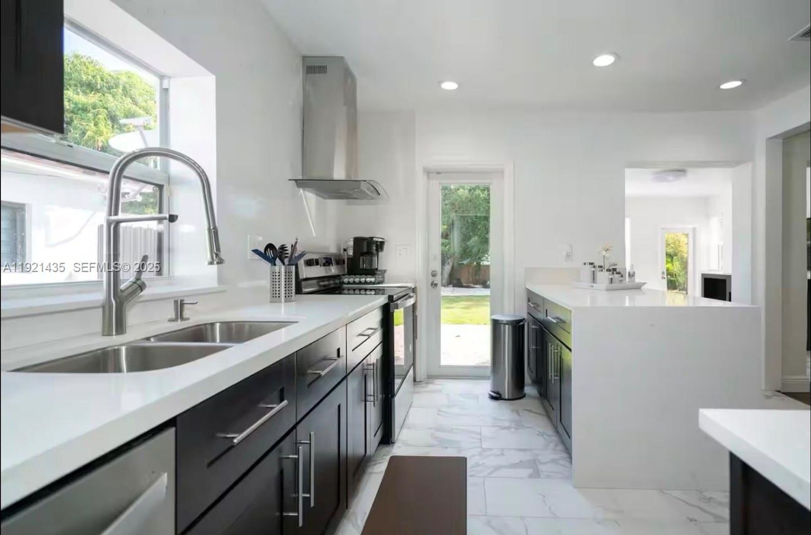 Miami House: 35 SW 28th Road 0