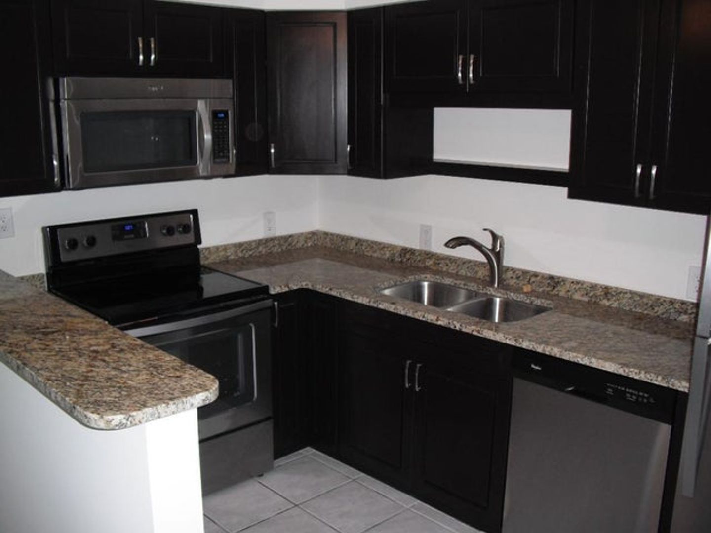 Fort Lauderdale, House: 630 SW 7th Avenue 1-2