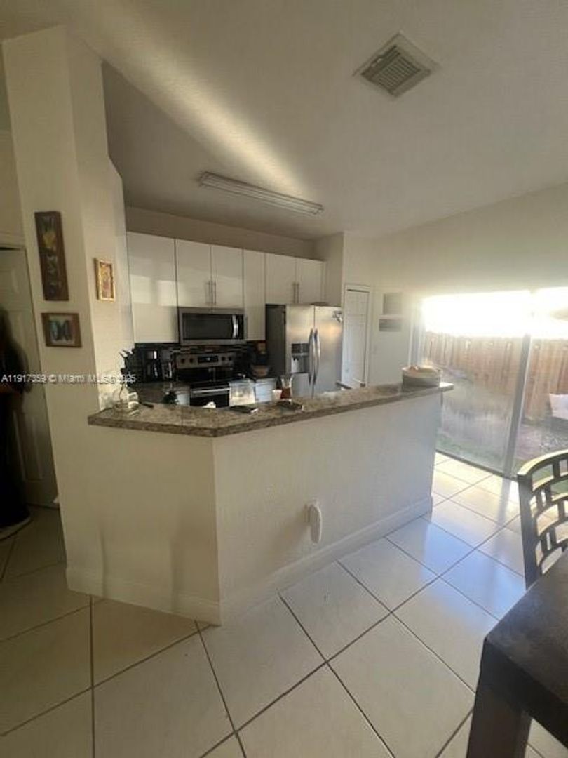 Doral House: 8305 NW 108th Avenue 7-18