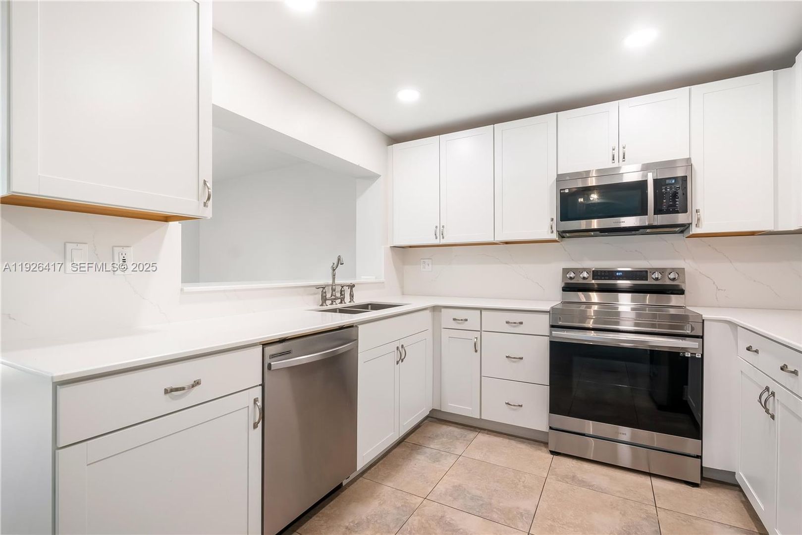 tamarac House: 8172 NW 67th Avenue NA