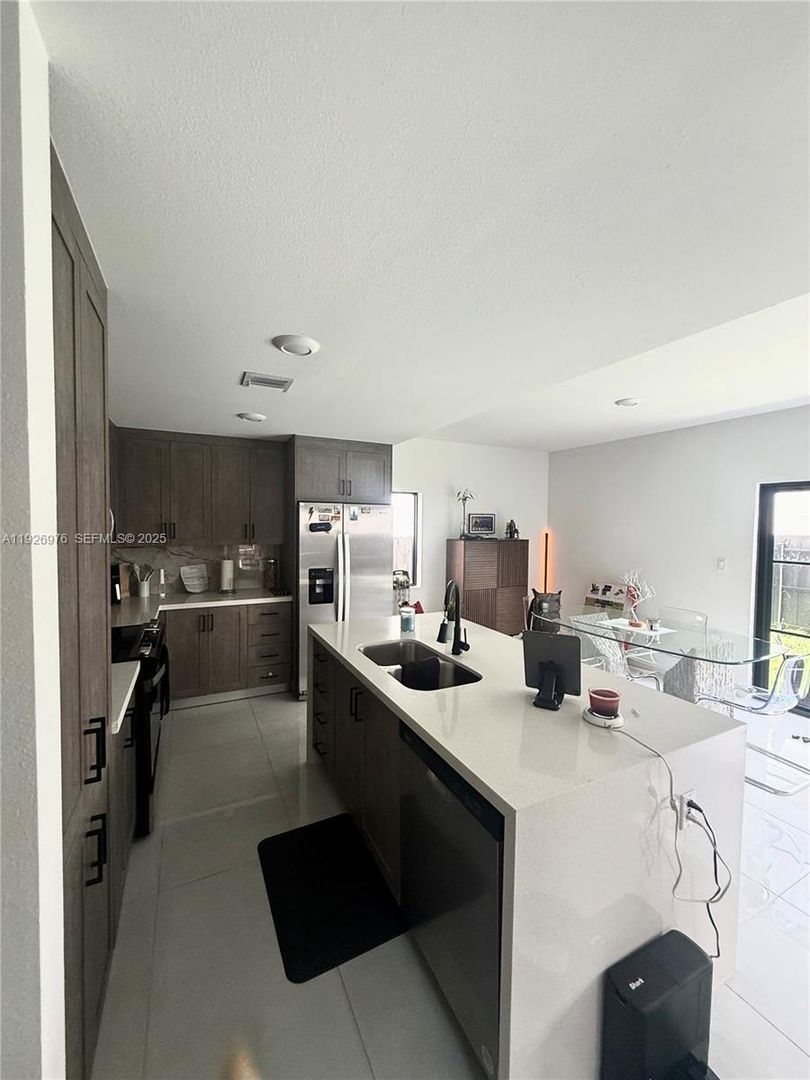 Florida City House: 1327 NW 2nd Lane 1327