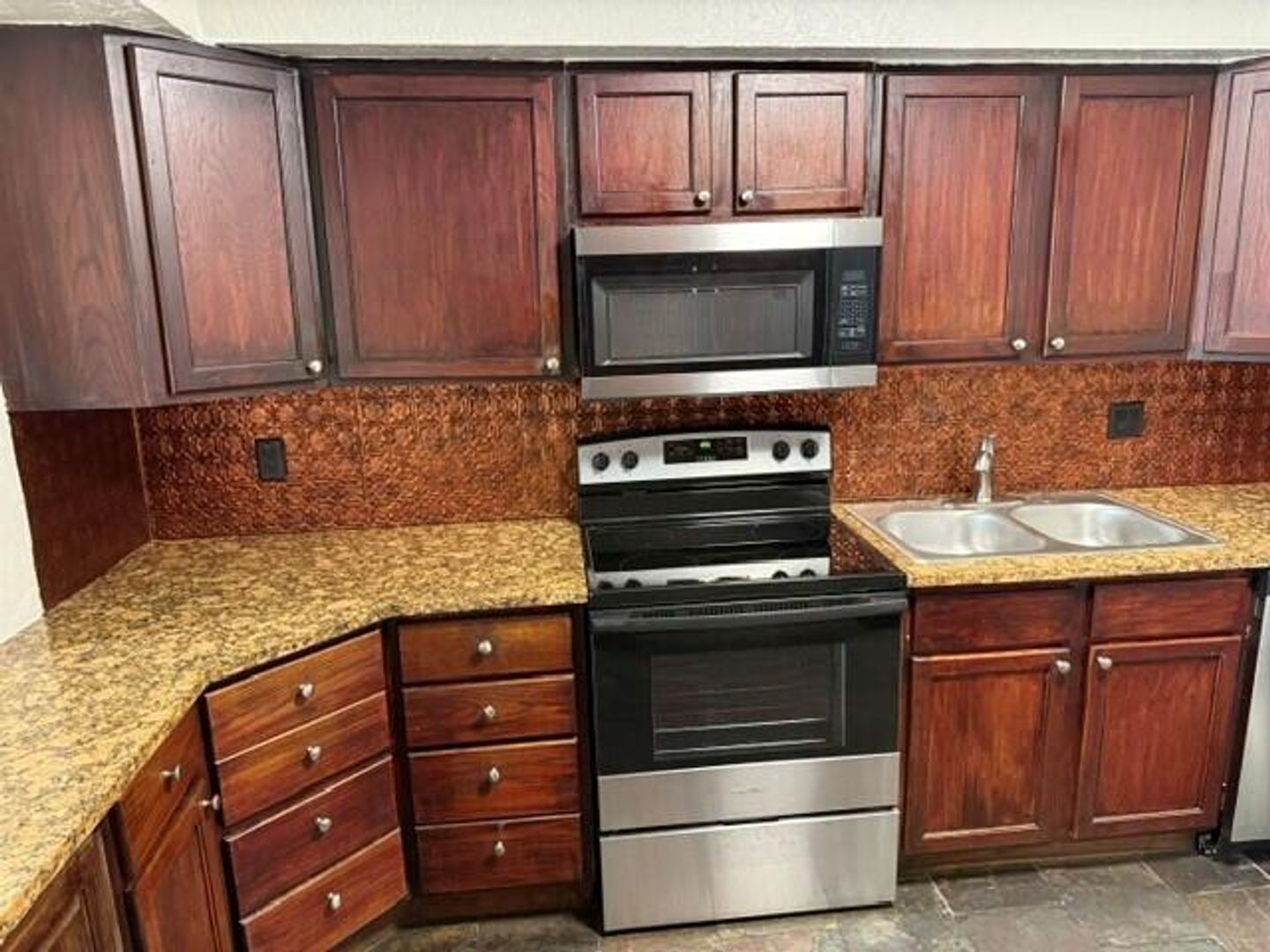 Boca Raton House: 103 NE 28th Street