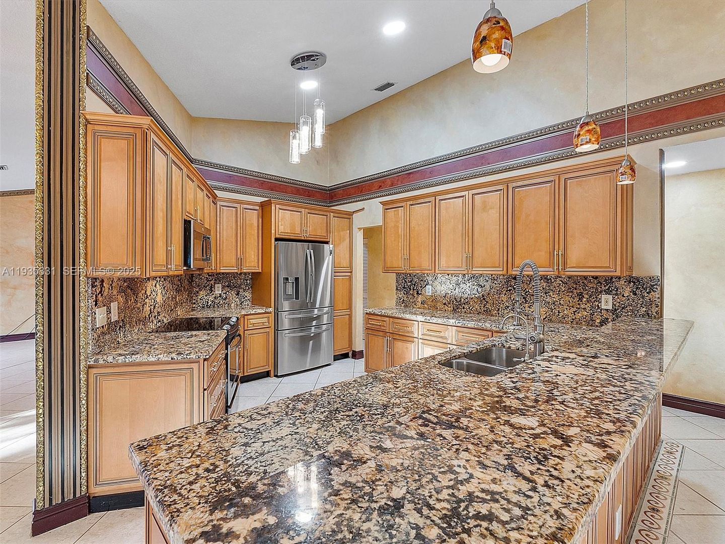 Sunrise House: 931 SW 150th Avenue