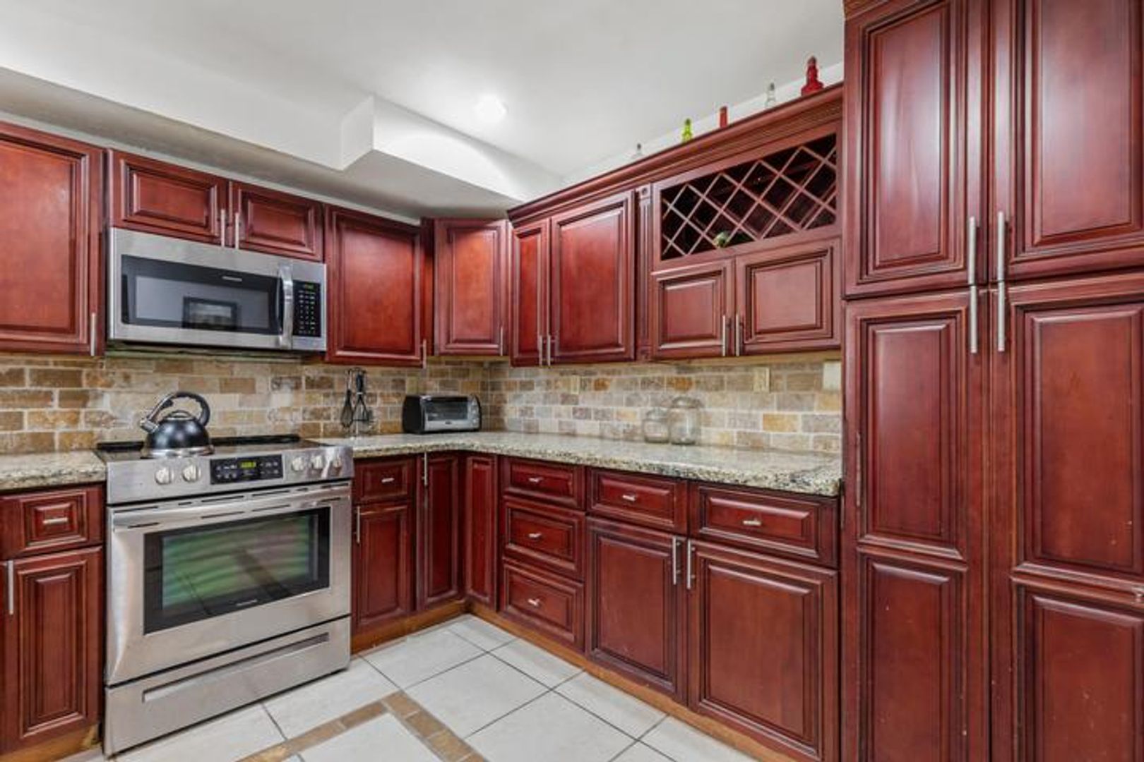 Miami House: 475 NE 113th Street