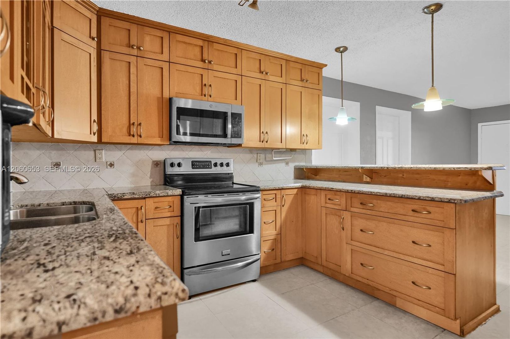 Miami Beach House: 4011 N Meridian Avenue 21