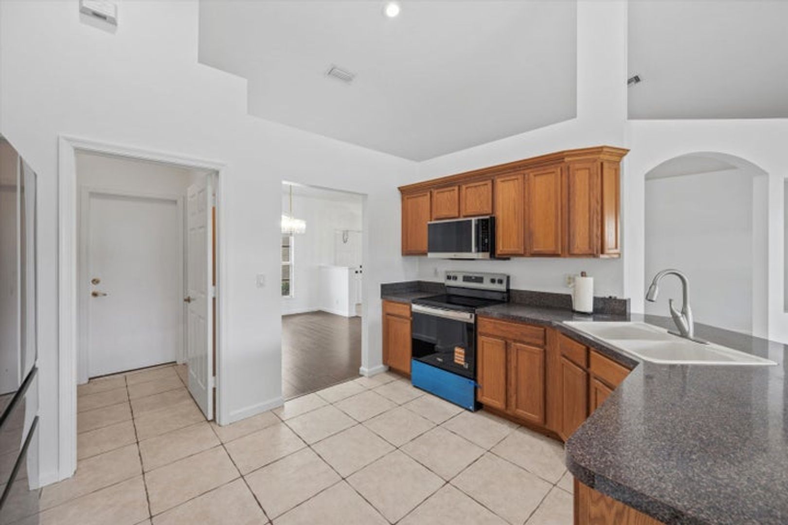 Royal Palm Beach House: 106 Fernwood Crescent