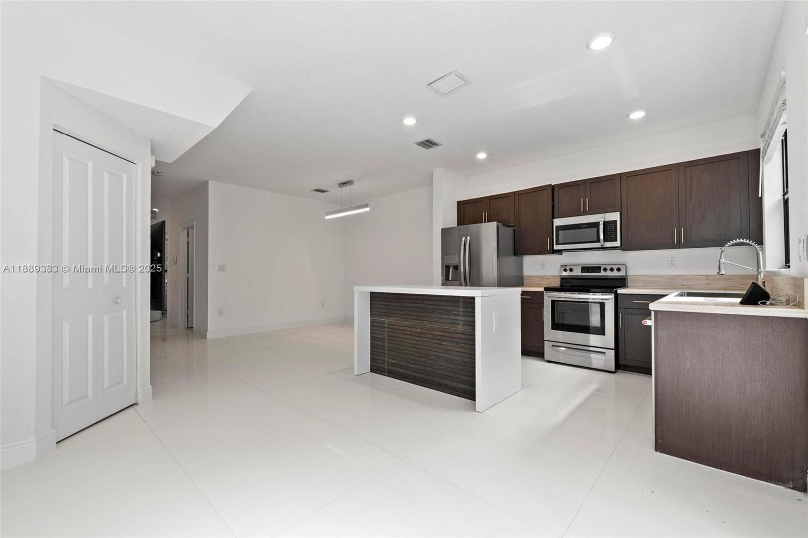 Miami House: 20628 NE 7th Place 20628