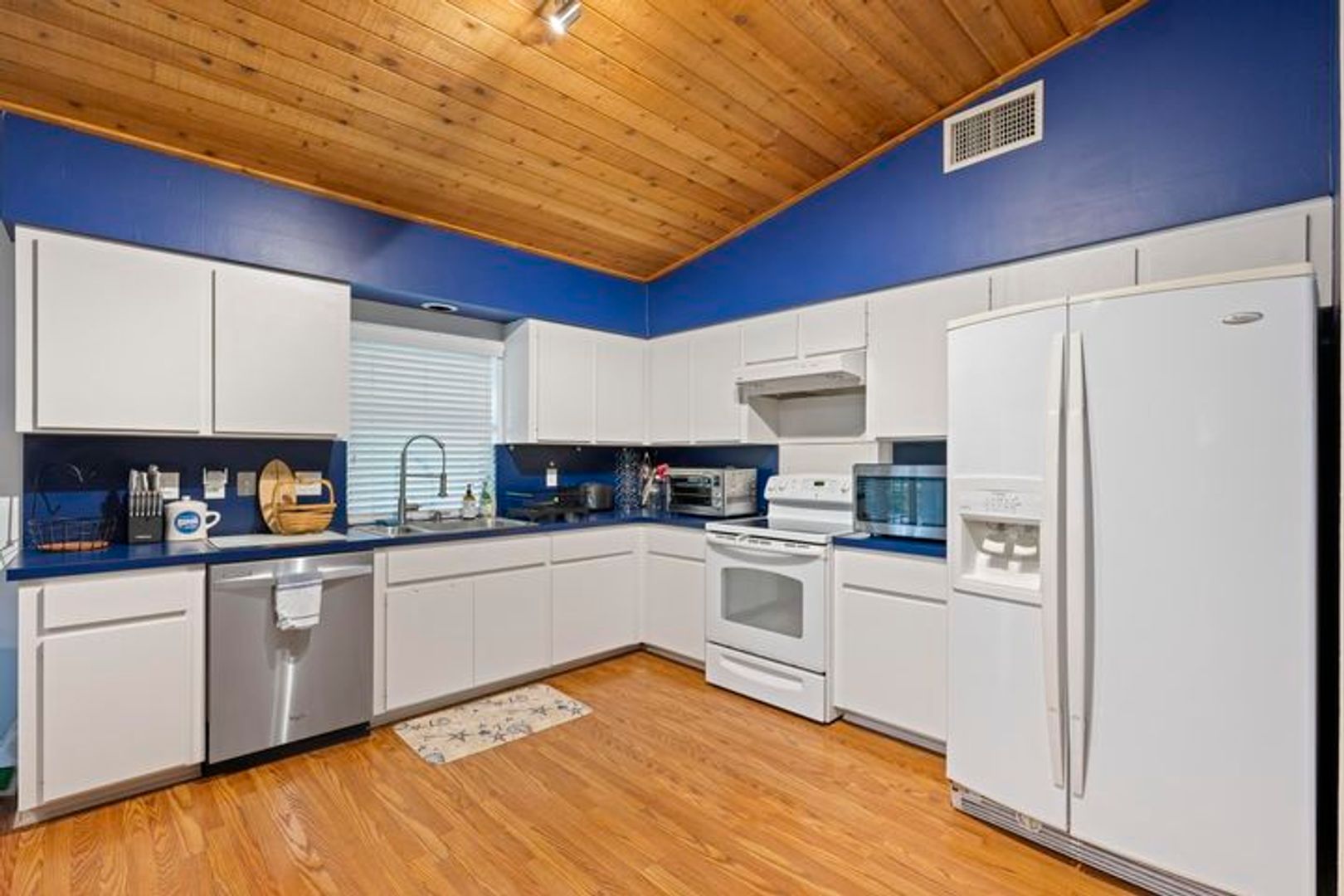 Wellington House: 756 Juniper Place