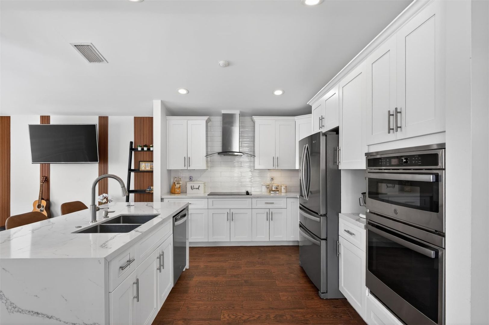 Weston House: 1005 Cedar Falls Drive