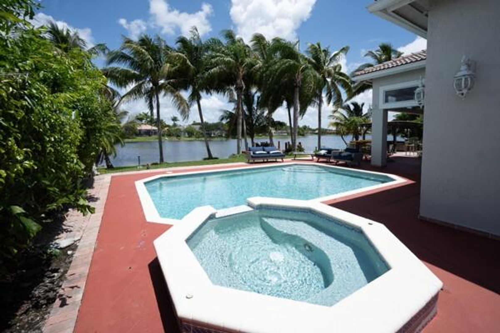 Coral Springs House: 576 NW 120th Drive