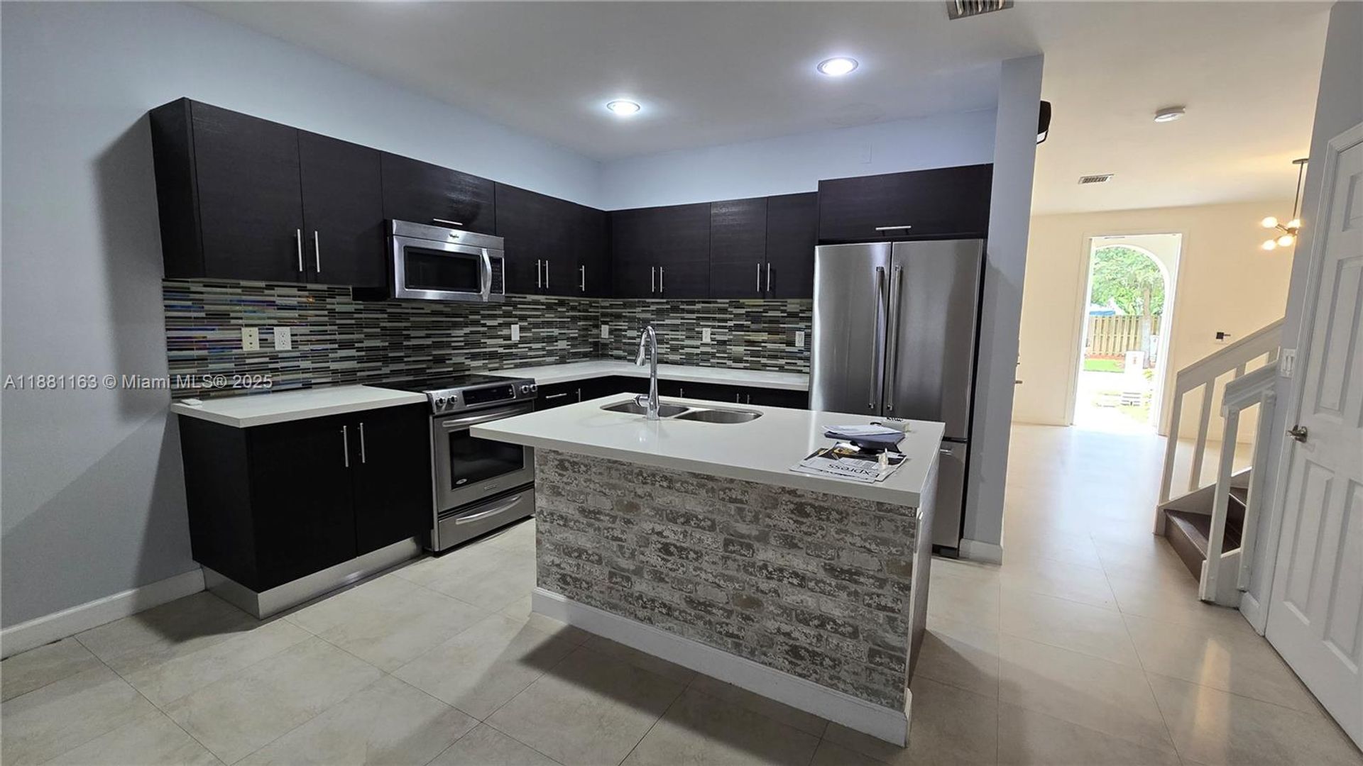 Doral House: 10320 NW 70th Terrace 10320